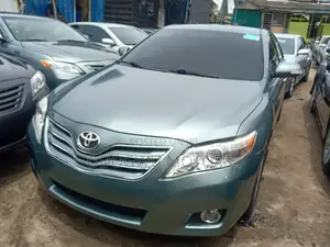 Toyota Camry LE 4dr Sedan (2.5L 4cyl 6A) 2011 Green