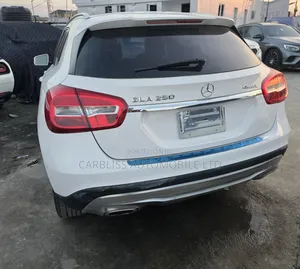 Mercedes-Benz GLA 250 2015 White