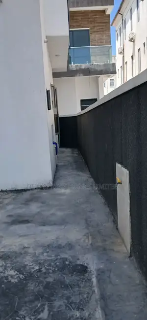 4bdrm Duplex in Harise Drive, Vgc for sale