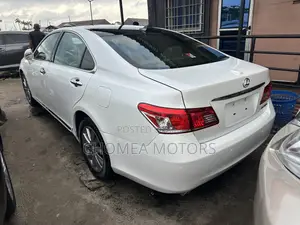 Lexus ES 2012 White
