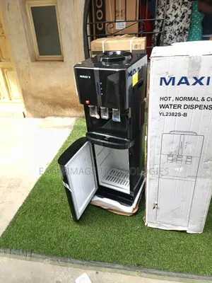 Maxi Yl2382s-B Standing Dispenser With 3 Temperature Taps