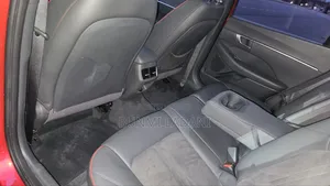Hyundai Elantra SE 2021 Red