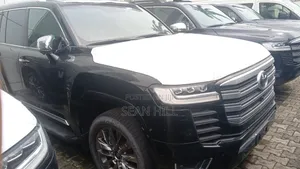 New Toyota Land Cruiser LC300 2024 Black