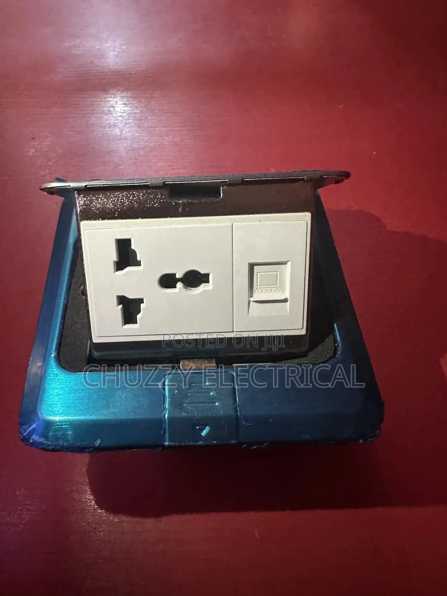 13amps Pop Up Floor Socket With One Data