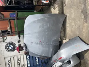 BMW Bonnet F10