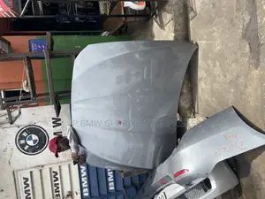 BMW Bonnet F10