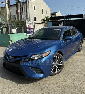 Toyota Camry 2018 Blue