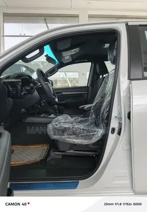 New Toyota Hilux 2025 White