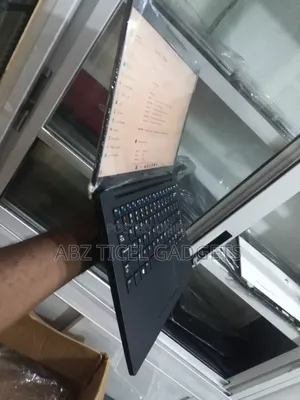 Laptop Dell Latitude 7390 8GB Intel Core i5 SSD 256GB