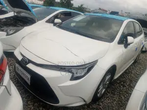Toyota Corolla 2022 White