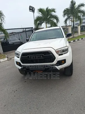Toyota Tacoma 2017 White