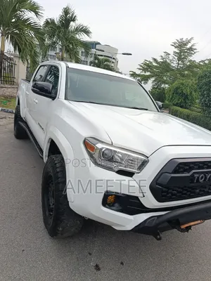 Toyota Tacoma 2017 White