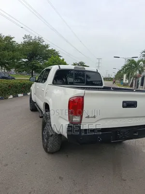 Toyota Tacoma 2017 White