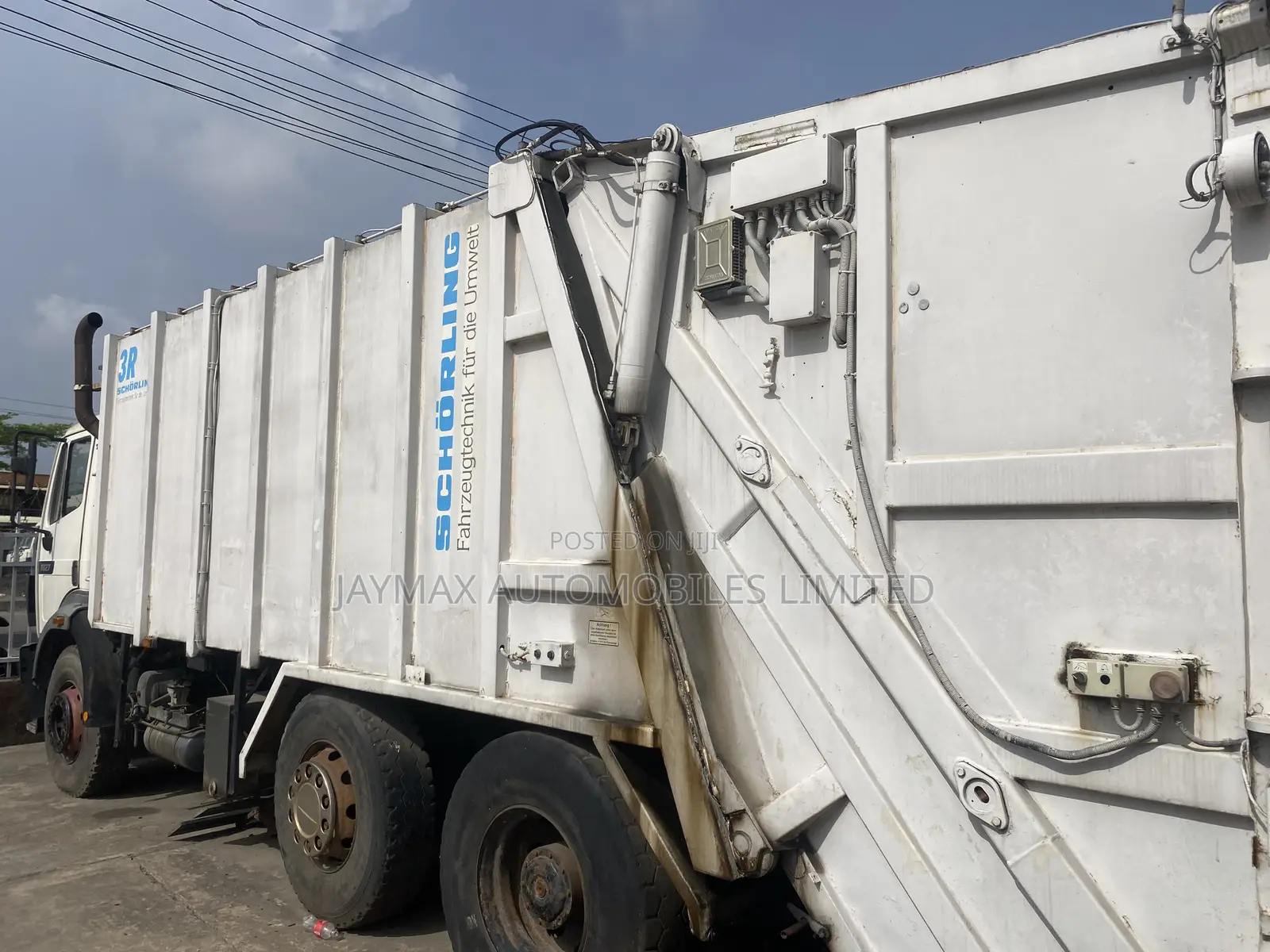 Mercedes Benz Garbage Compactor