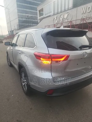 Toyota Highlander XLE 2019 Silver