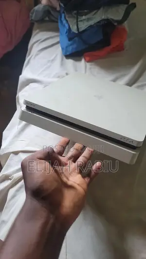 Ps4 Slim 500gb With 5 Disc Games