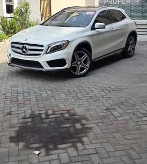 Mercedes-Benz GLA-Class 2016 Off white