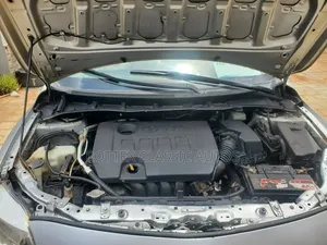 Toyota Corolla 2010 Silver