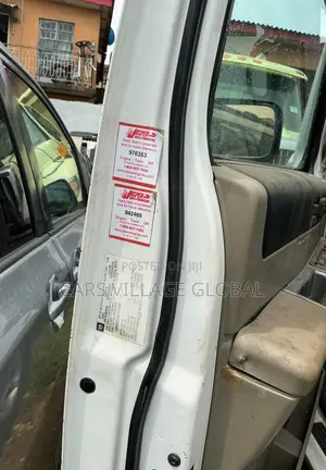 Hummer H3 2006 White