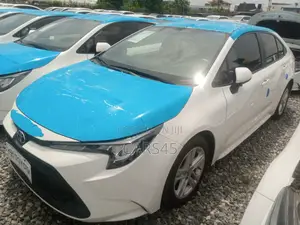 Toyota Corolla 2022 White