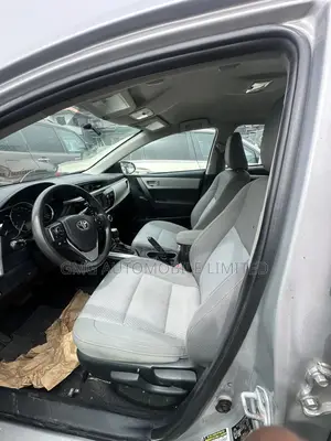 Toyota Corolla LE 4dr Sedan (1.8L 4cyl CVT) 2015 Silver