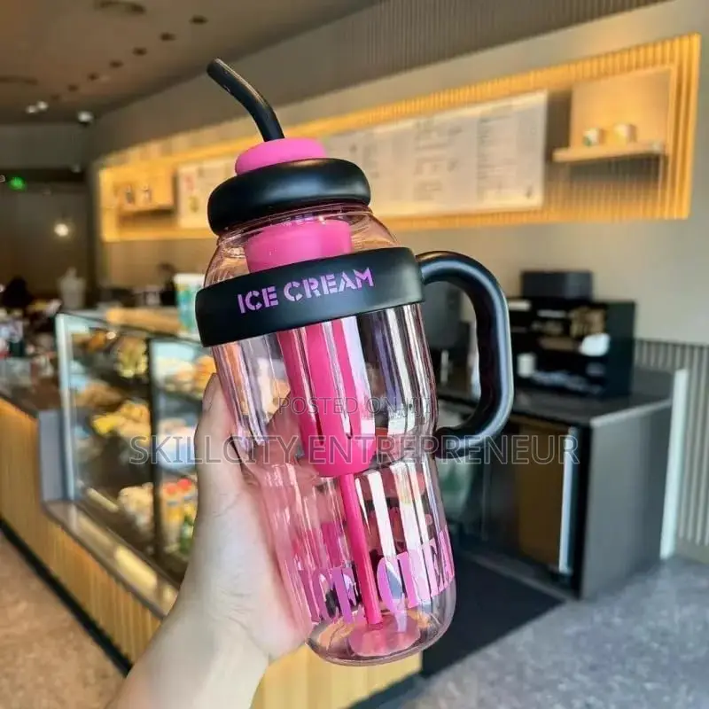 1300ml Insulated Plastic Water Bottle With Straw Handle