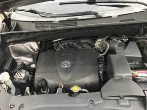 Toyota Highlander XLE 4x2 V6 (3.5L 6cyl 8A) 2017 Gray