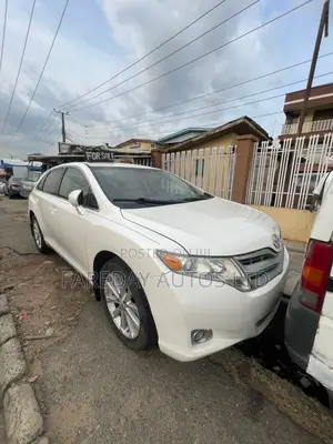 Toyota Venza LE 2010 White