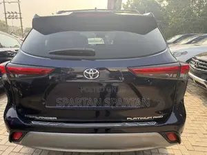 Toyota Highlander 2022 Blue