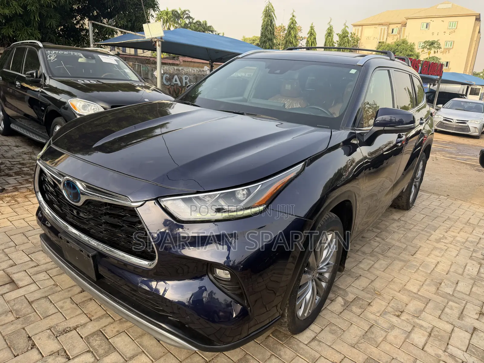 Toyota Highlander 2022 Blue
