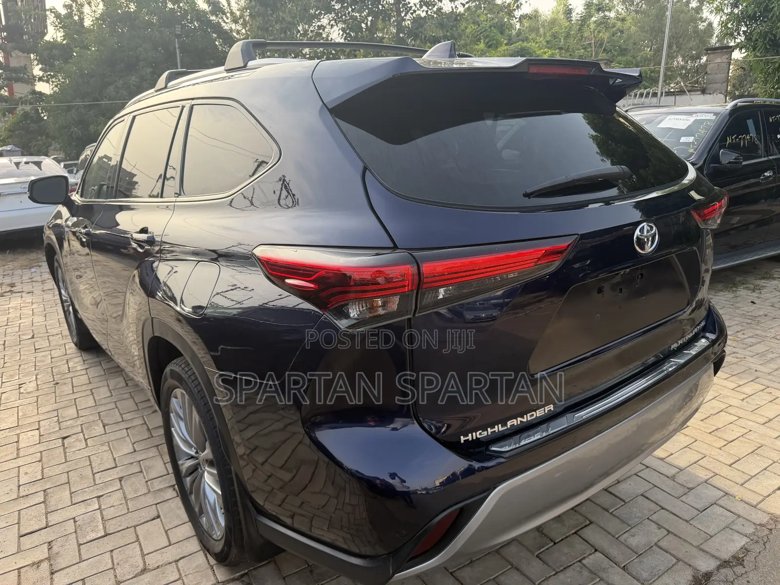Toyota Highlander 2022 Blue