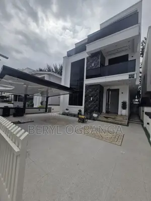 5bdrm Duplex in Ikota for sale