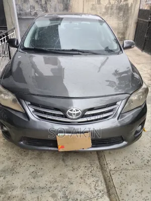 Toyota Corolla LE 4dr Sedan (1.8L 4cyl 4A) 2012 Gray