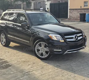 Mercedes-Benz GLK-Class Base GLK 350 4dr AWD 4MATIC (3.5L 6cyl 7A) 2015
