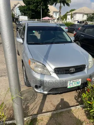 Toyota Matrix Hatchback FWD (1.8L 4cyl 5M) 2007 Silver