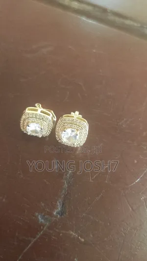Semi Used Gold Stud