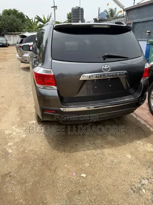 Toyota Highlander Limited 2012 Gray