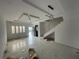 3bdrm Duplex in Oceanbay Estate, Chevron for rent