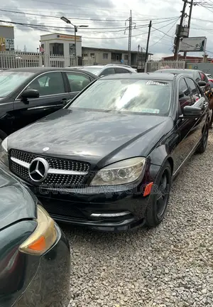 Mercedes-Benz C300 2011 Black