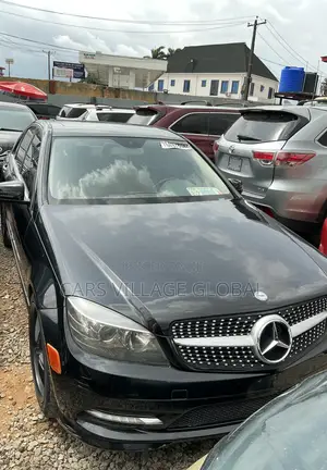 Mercedes-Benz C300 2011 Black