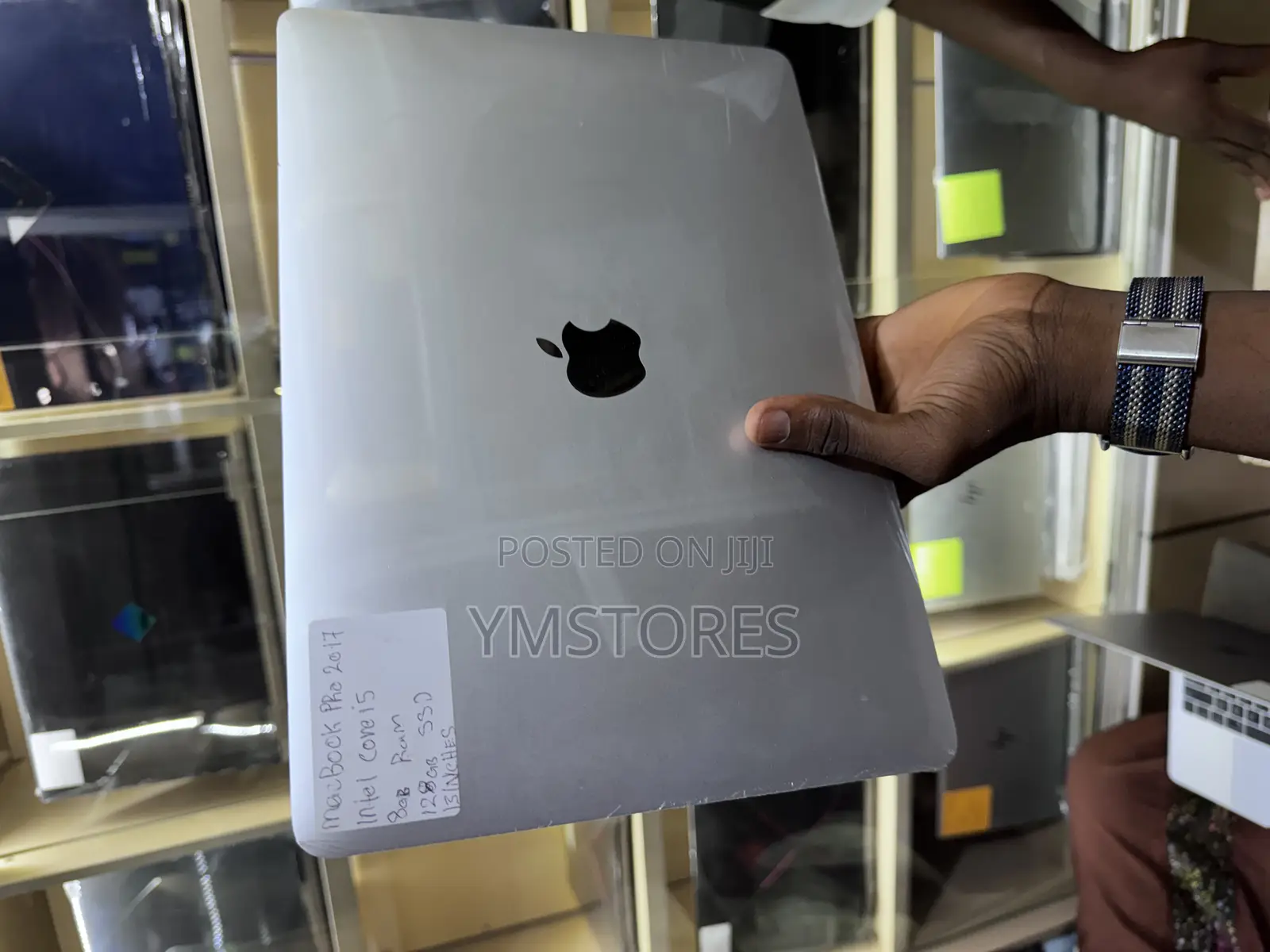 New Laptop Apple MacBook Pro 2017 8GB Intel Core i5 SSD 128GB