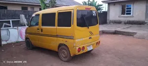 Mitsubishi L300 2002 Yellow