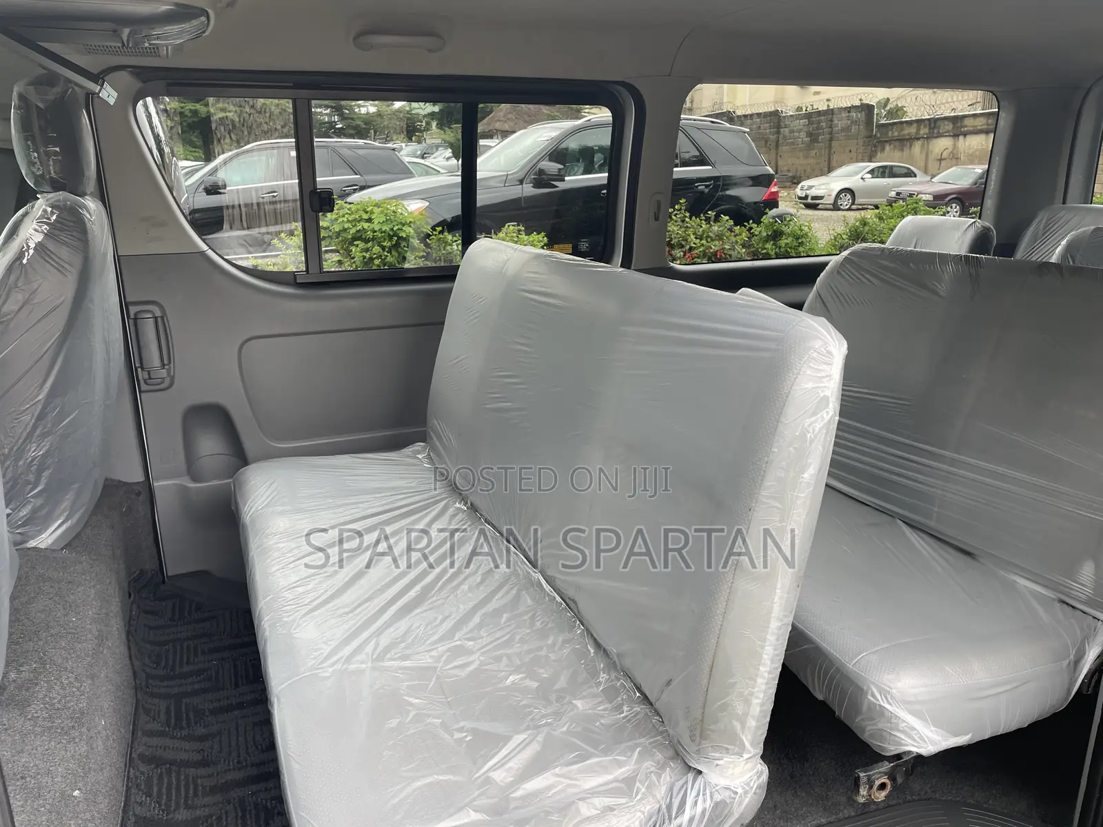 Toyota HiAce 2012 Black