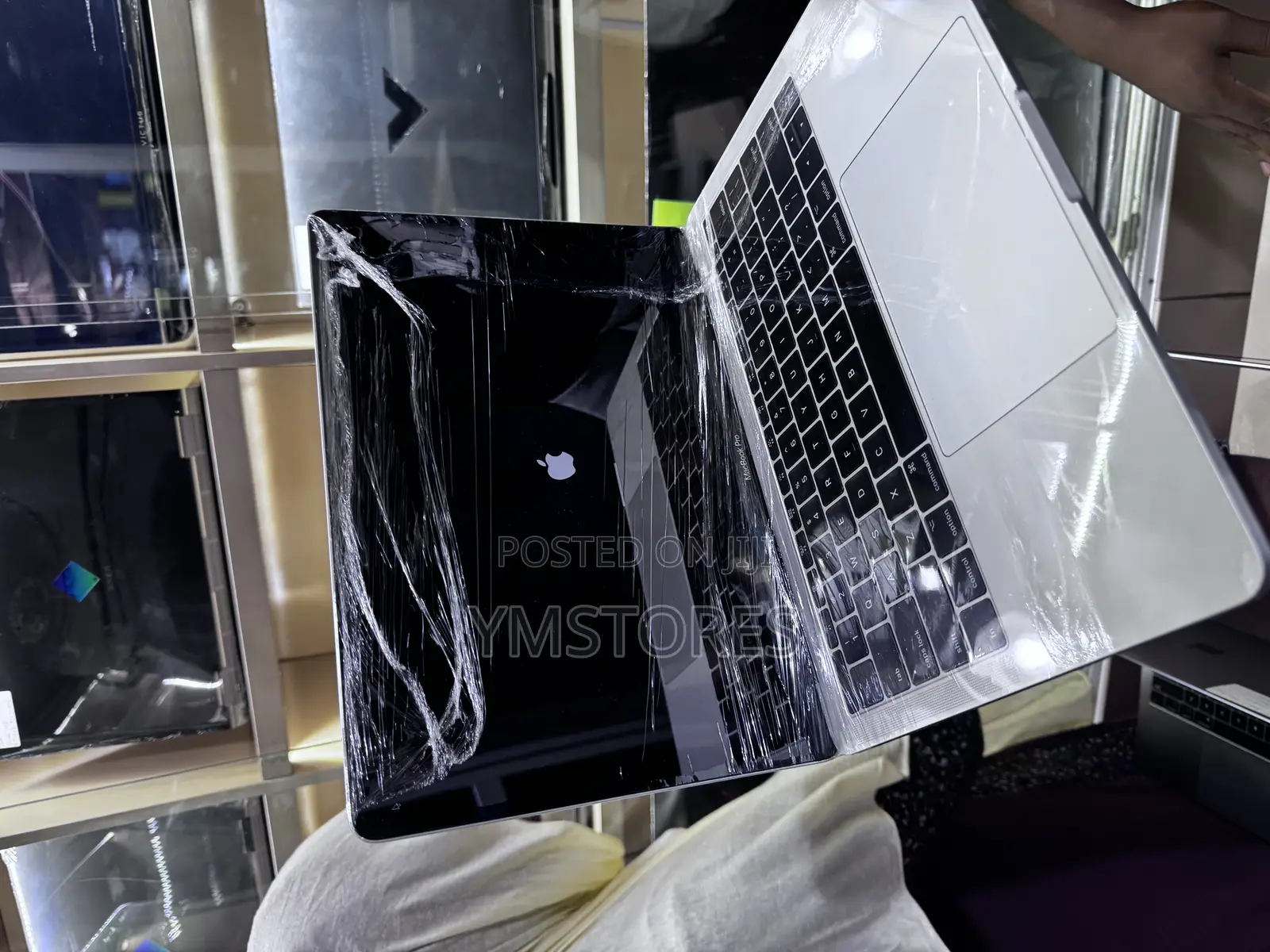New Laptop Apple MacBook Pro 2017 8GB Intel Core i5 SSD 128GB