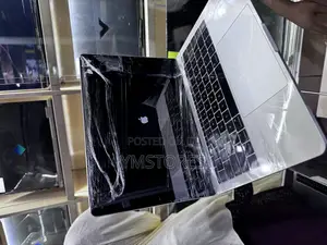 New Laptop Apple MacBook Pro 2017 8GB Intel Core i5 SSD 128GB