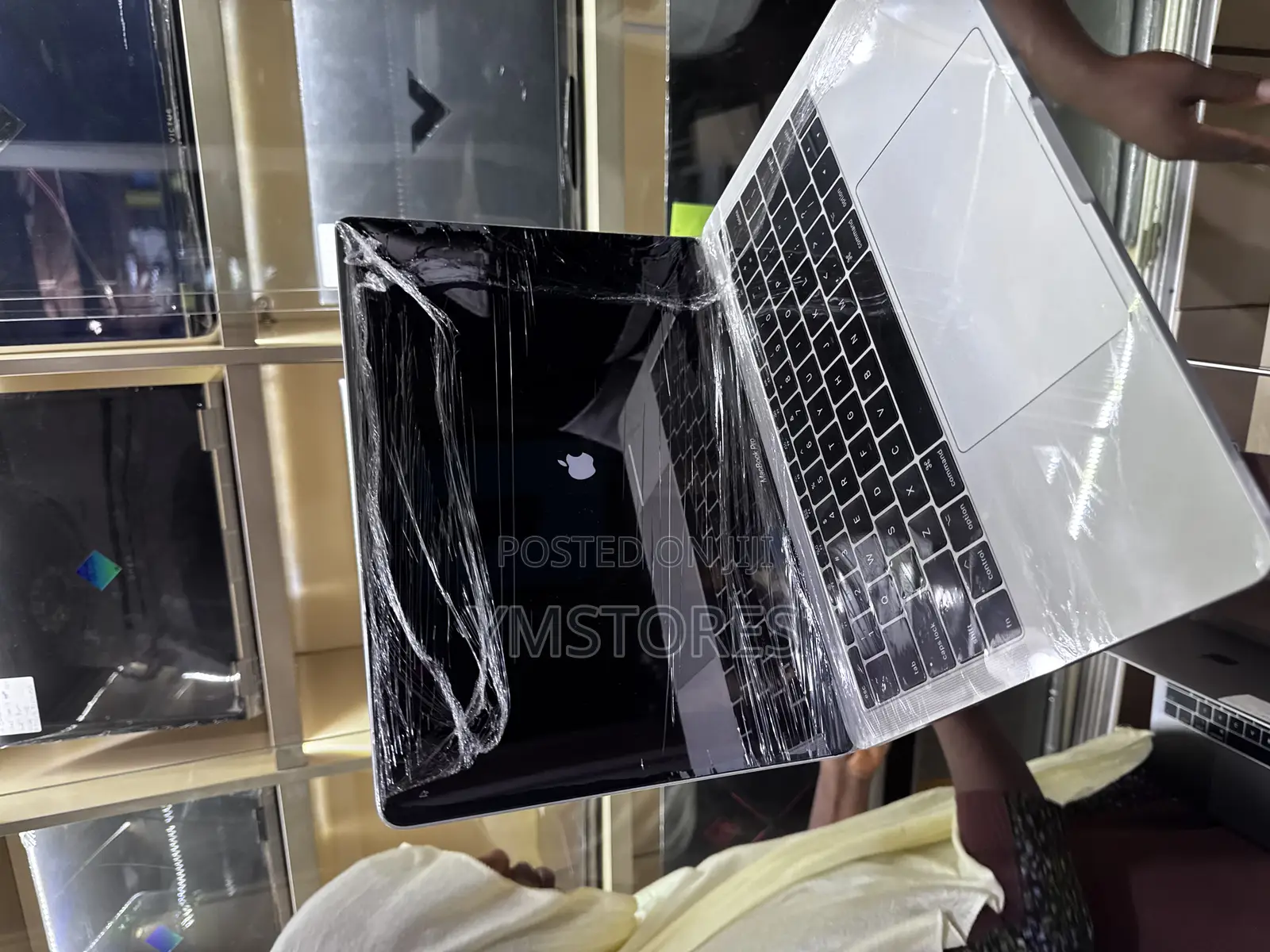 New Laptop Apple MacBook Pro 2017 8GB Intel Core i5 SSD 128GB