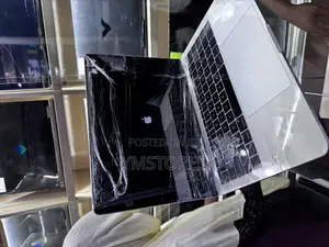 New Laptop Apple MacBook Pro 2017 8GB Intel Core i5 SSD 128GB