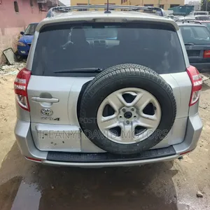 Toyota RAV4 V6 2009 Silver