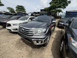 Toyota Hilux Revo Double Cab Petrol 2.7 AWD 2021 Gray
