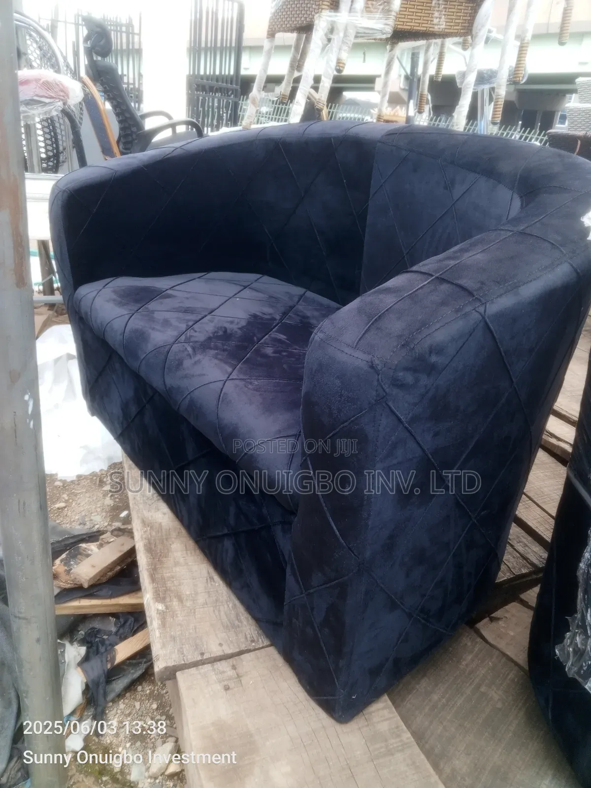 Set Of Sofa Bucket Chairs Black